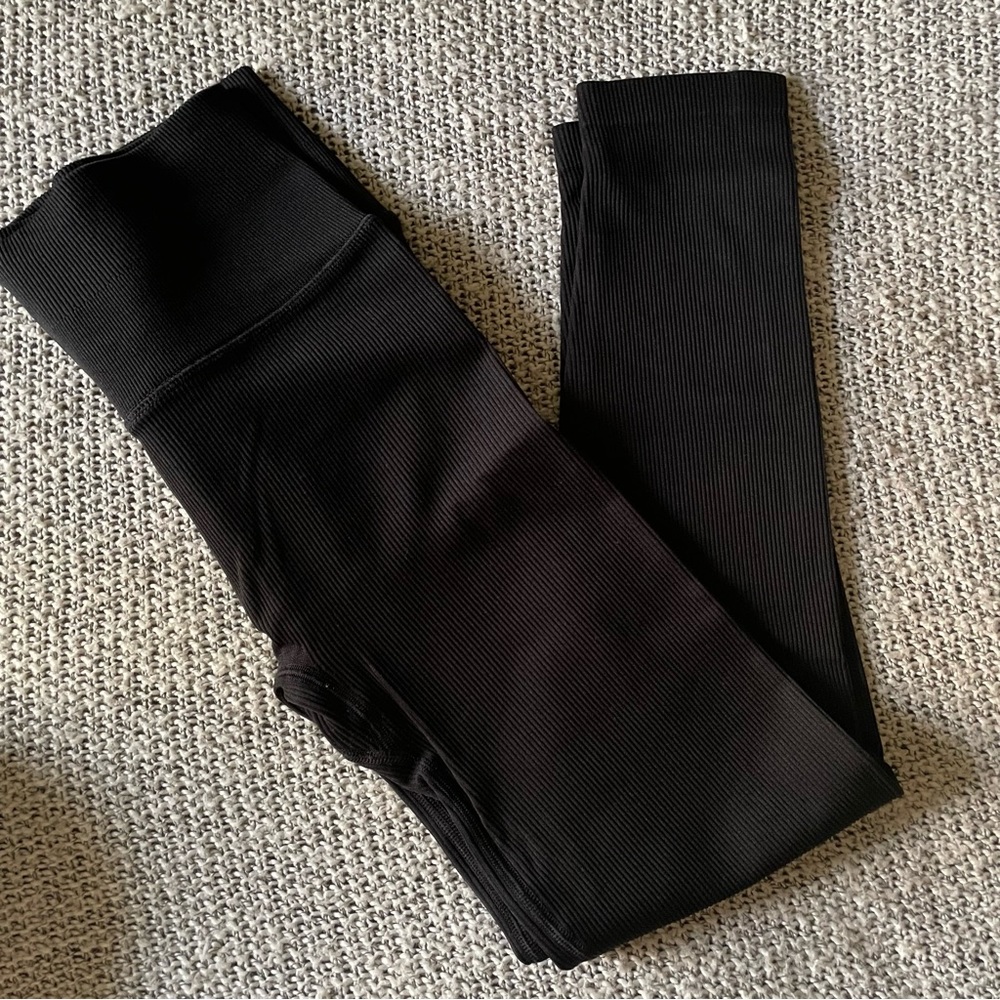 Victoria’s Secret ribbed workout legging, worn once !